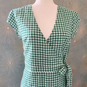 Banana Republic women’s dress size size 8 green white checkered wrap new
